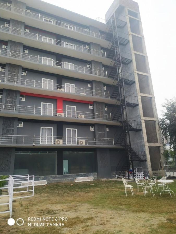 Hotel Aarkay Palace Badarpur Eksteriør billede