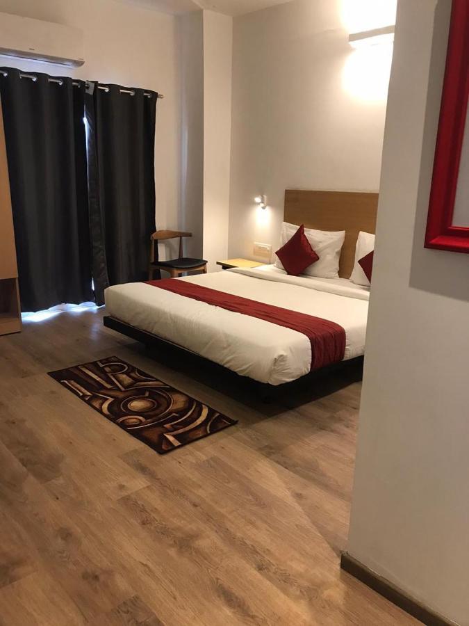 Hotel Aarkay Palace Badarpur Eksteriør billede