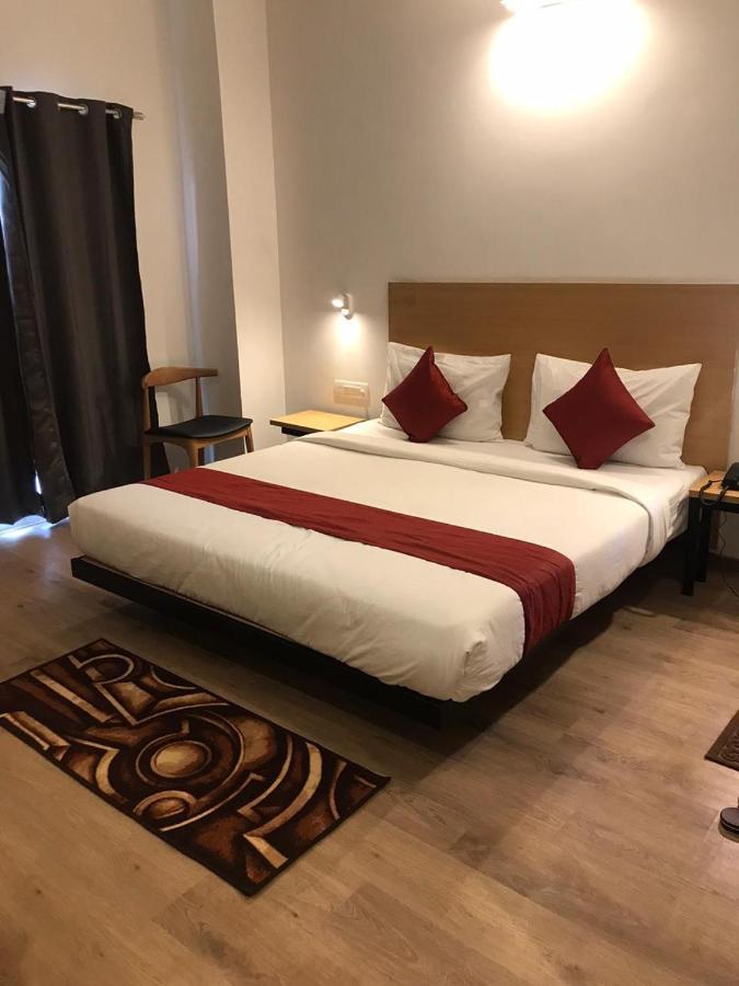 Hotel Aarkay Palace Badarpur Eksteriør billede