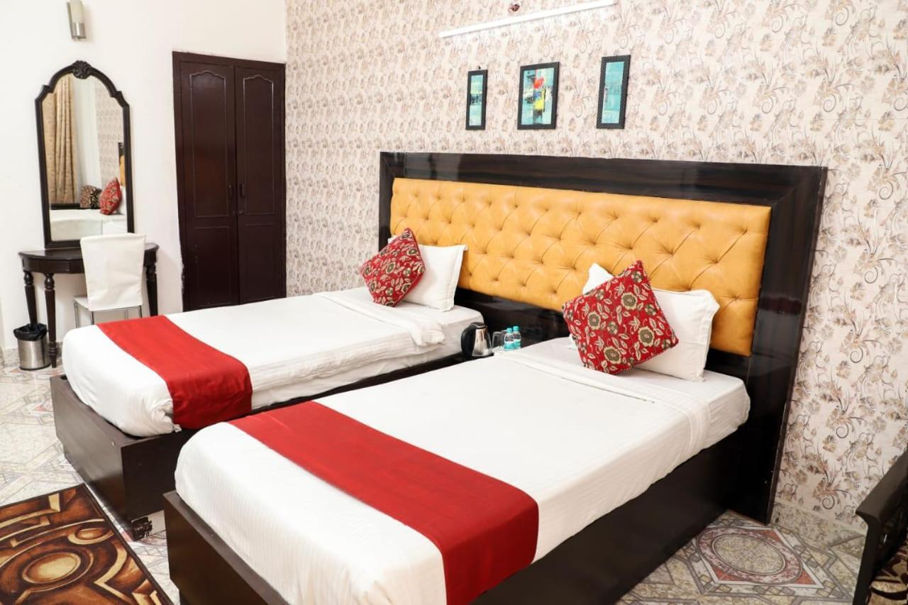 Hotel Aarkay Palace Badarpur Eksteriør billede
