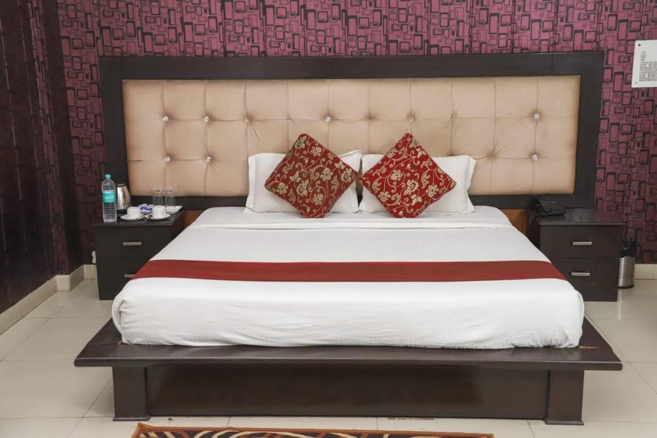 Hotel Aarkay Palace Badarpur Eksteriør billede